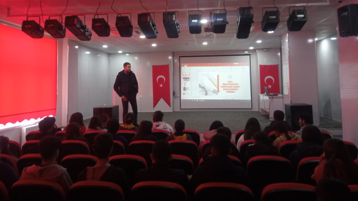 12. Sınıf öğrencilerimize rehberlik servisi tarafından YKS tanıtımı ve YKS başvuru süreci hakkında seminer verilmiştir.